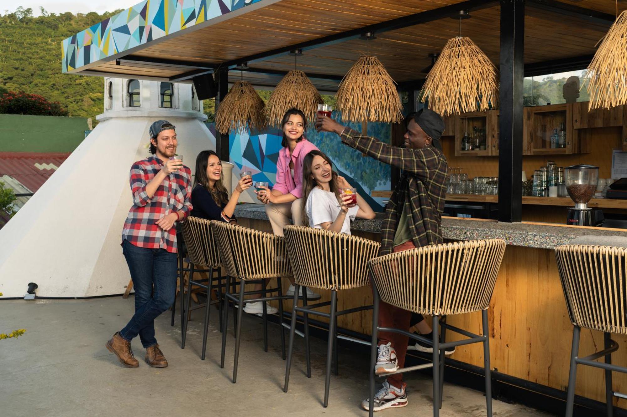 אנטיגואה גואטמלה Adra Hostel מראה חיצוני תמונה Rooftop bar