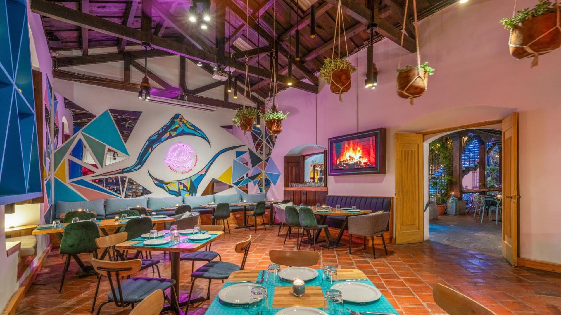 אנטיגואה גואטמלה Adra Hostel מראה חיצוני תמונה Interior of the restaurant