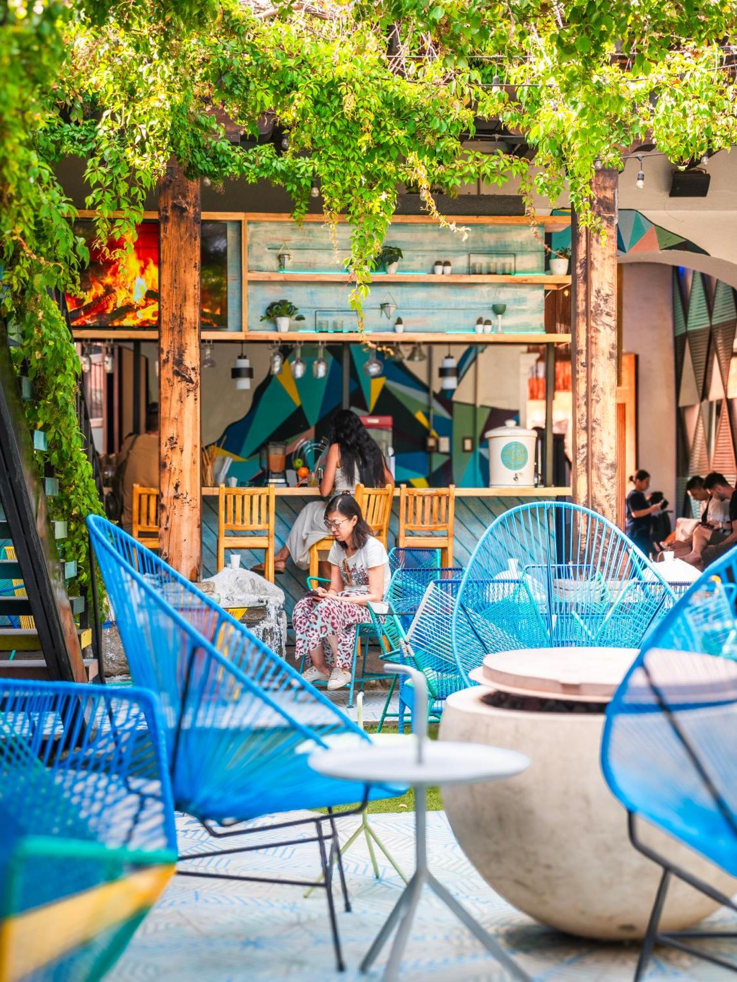 אנטיגואה גואטמלה Adra Hostel מראה חיצוני תמונה A coffee shop in Ho Chi Minh City